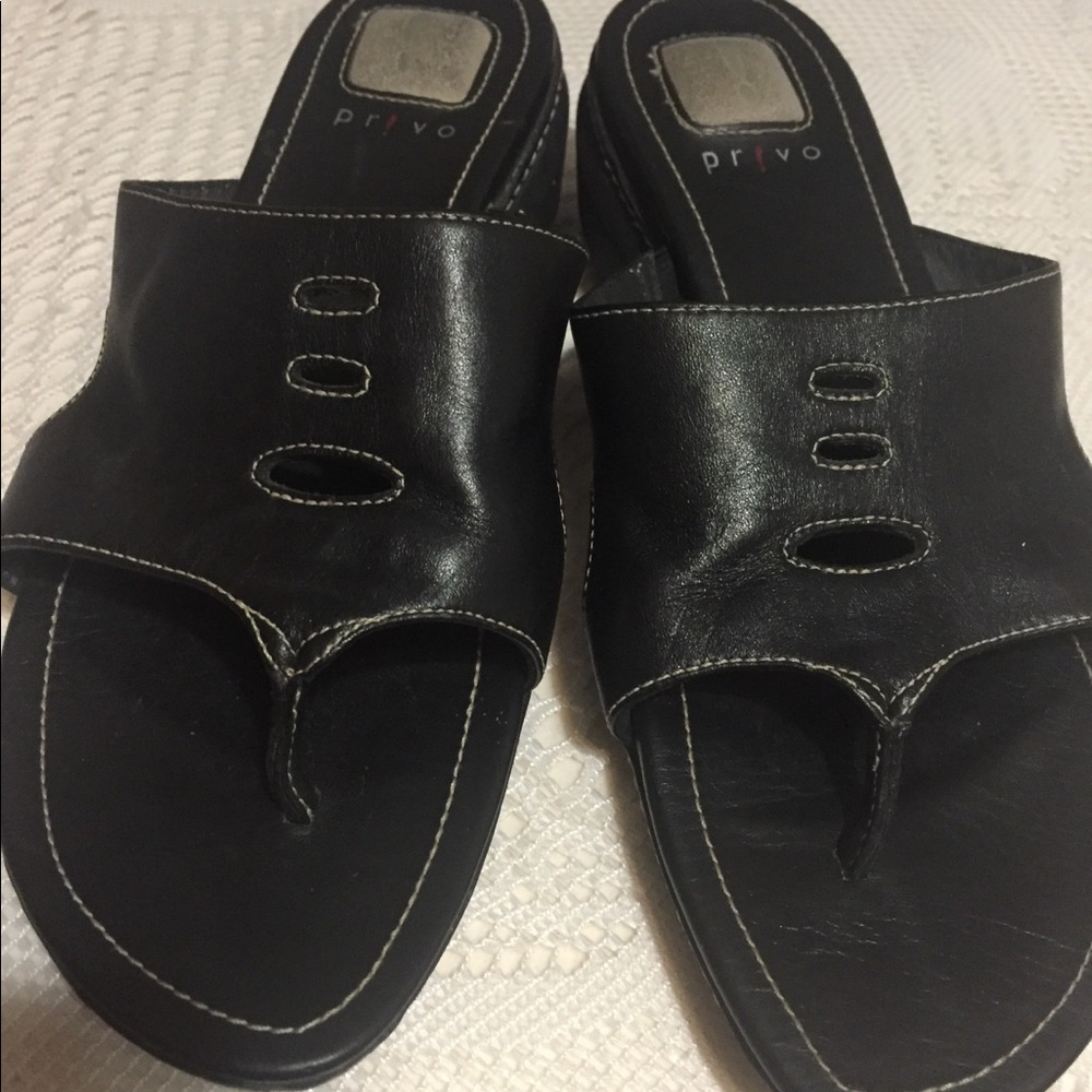Privo by Clarkes. Black slipper 6M
